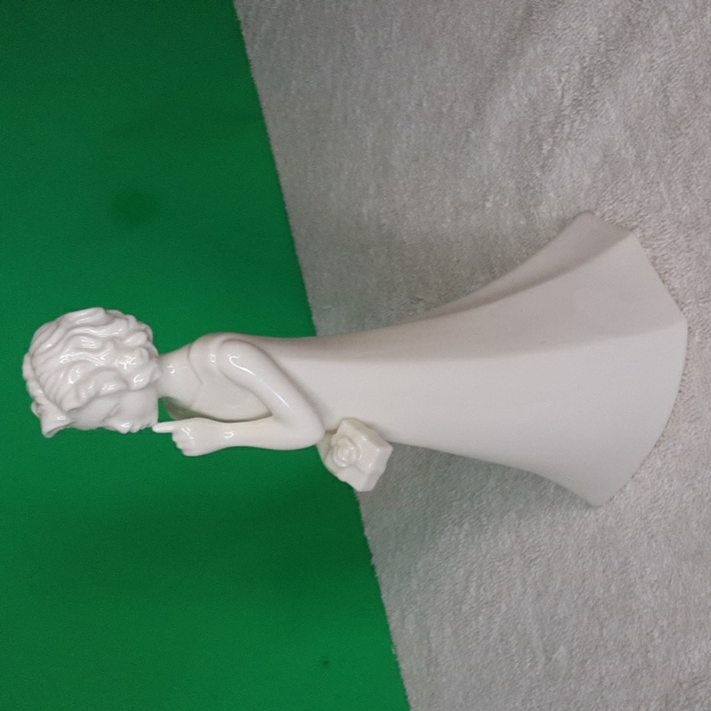 ROYAL WORCESTER  FIGURINE MOMENTS COLLECTION - Picture 4 of 5